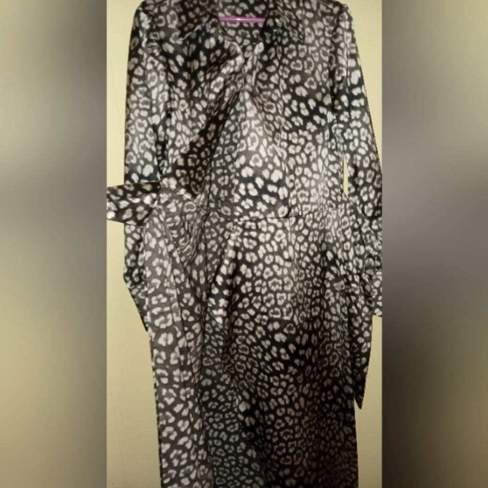 Worthington, Large, Black,Grey and white wrap around dress. Long Sleeve.